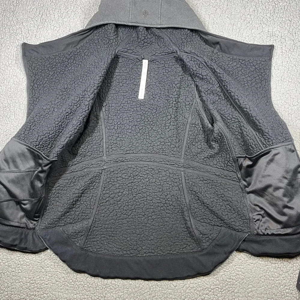 Lululemon Athletica Cozy Up Buttercup Jacket‎ Womens Size 4 Gray Sherpa Lined